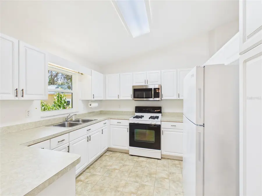 11236 N Rain Point, Inglis, FL 34449 - #2