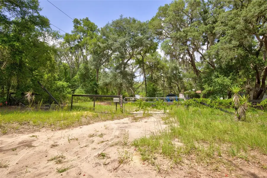 9955 SE 160th Avenue, Ocklawaha, FL 32179 - #2