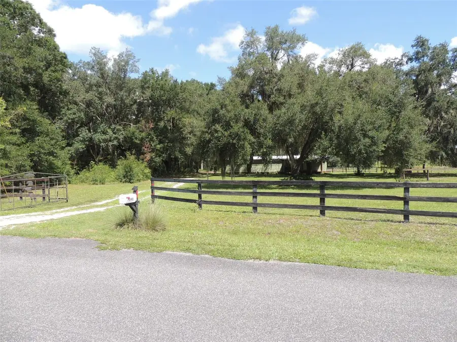7090 SE 181st Court, Morriston, FL 32668 - #2