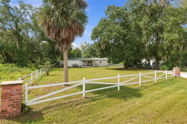 17490 SE 24th Lane Road, SILVER SPRINGS, FL 34488