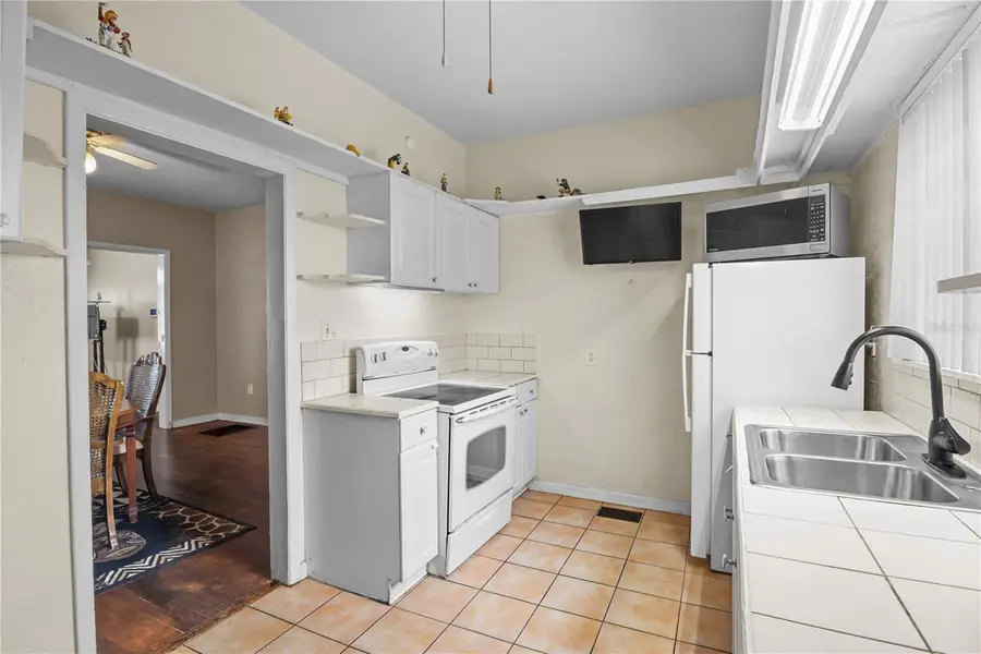 4517 Kenilworth Boulevard, Sebring, FL 33870 - #3