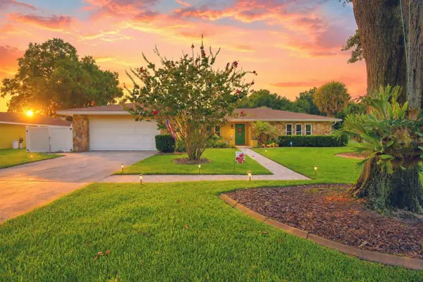 902 Crestview Drive, AUBURNDALE, FL 33823