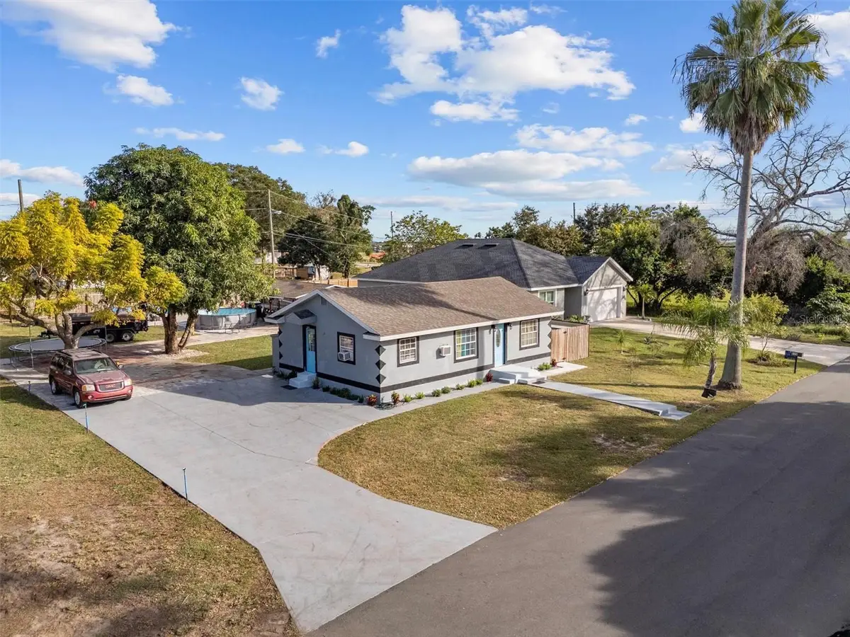 513 5th Street, Dundee, FL 33838 - #1