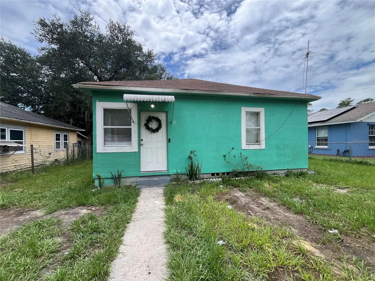33 W Johnson Avenue, Lake Wales, FL 33853 - #1