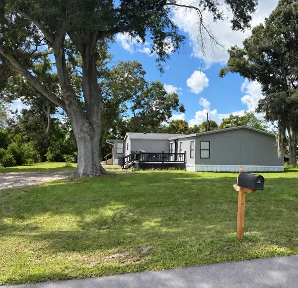 5707 E Lake Fox Drive, WINTER HAVEN, FL 33884