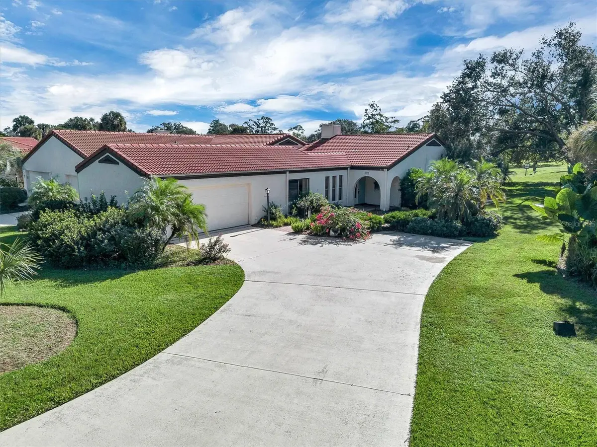559 Clubhouse Drive, Lake Wales, FL 33898 - #1