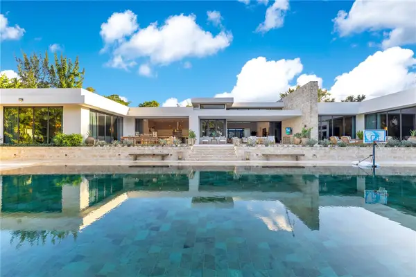 Address Withheld By Seller, DORADO, PR 00646