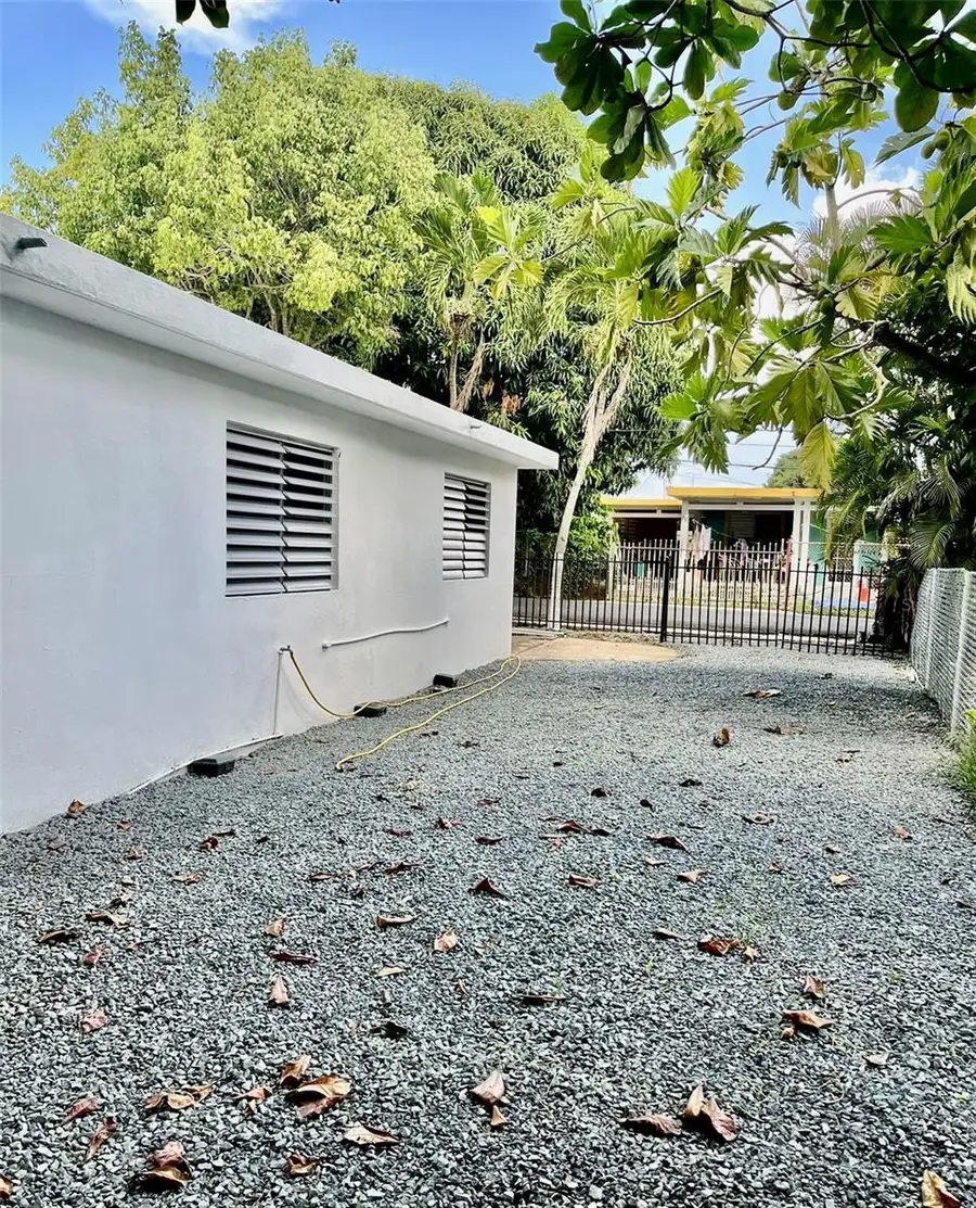 Clavel 133E Bo. Ingenio Clavel 133e Barrio Ingenio, Toa Baja, PR 00949 - Image #2