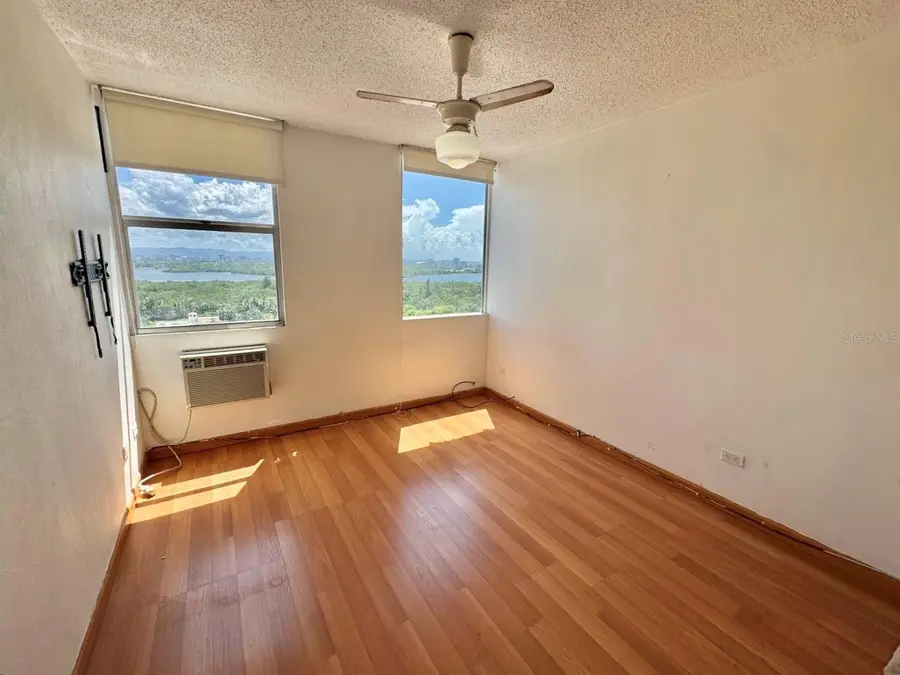 709 Hermanos Rodriguez Emma #1704, Carolina, PR 00979 - Image #3