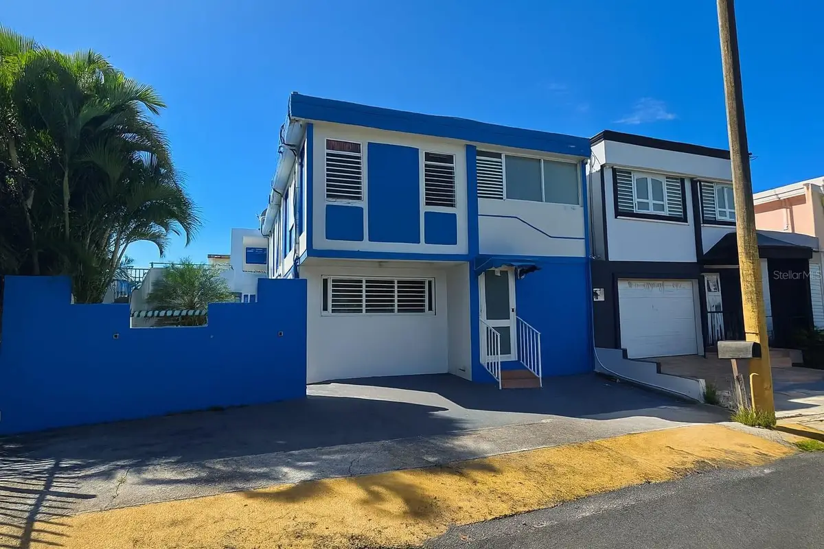 Urb. Villas de Levittown Calle 1 B9, Toa Baja, PR 00949 - Image #1