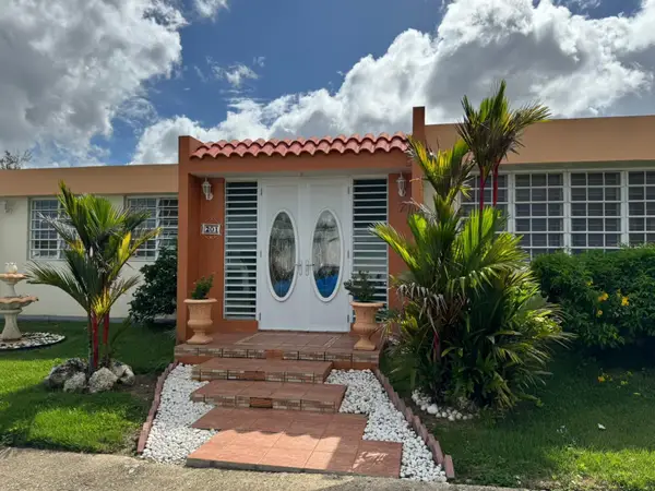 201 Calle Zeus. Urbanizacion Manati Chalets #3, MANATI, PR 00674