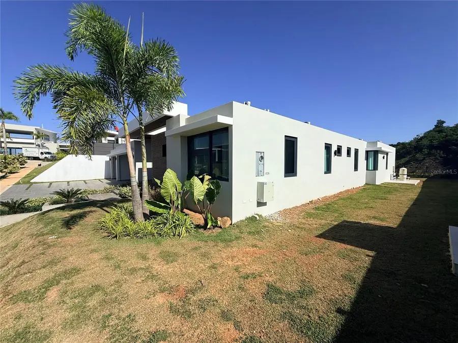 230 st Monteazul #230, Guaynabo, PR 00969 - Image #2