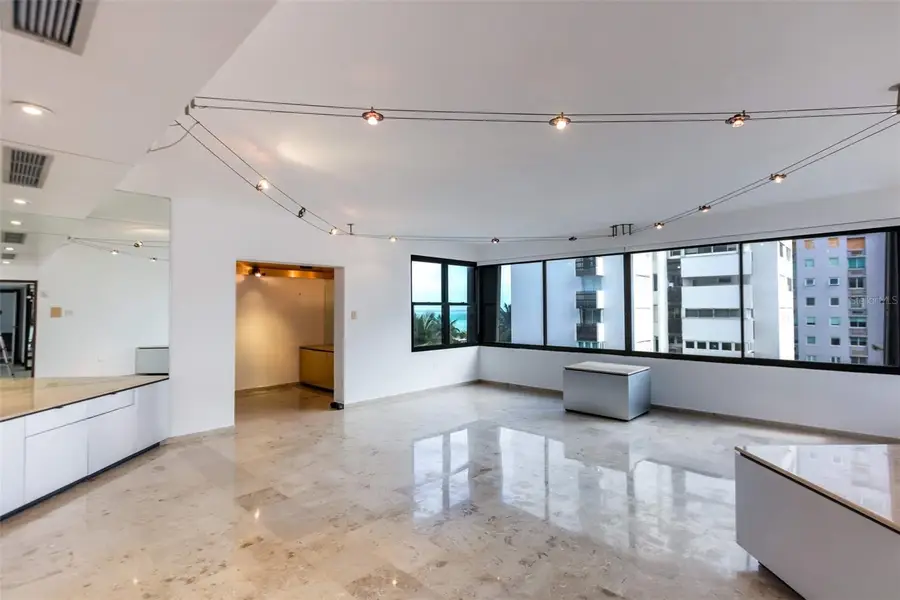 52 Kings Court St.-beachfront #5A, San Juan, PR 00911 - Image #3