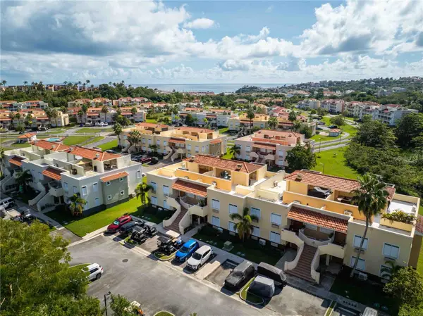 180 Palmas Drive #33A, HUMACAO, PR 00791