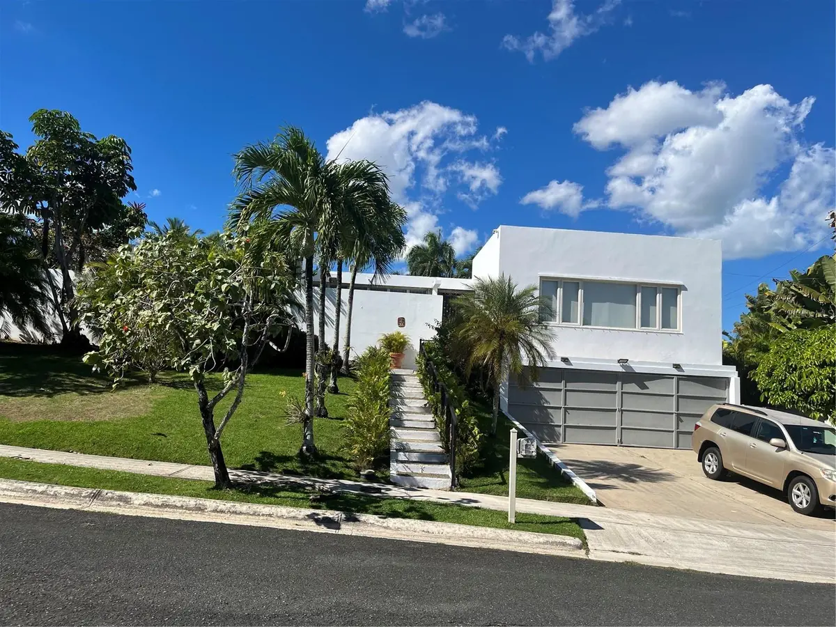 Garden Hills Sur Hastings Y-3 #Y-3, Guaynabo, PR 00966 - Image #1