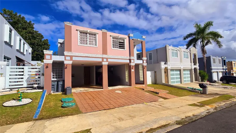 Italia Urb. Plaza De La Fuente #1010, Toa Alta, PR 00953 - Image #3