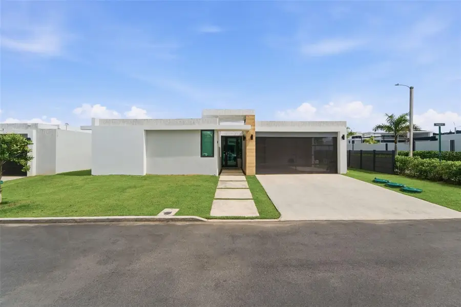 8 Orinoco Street, Bayamon, PR 00959 - Image #2