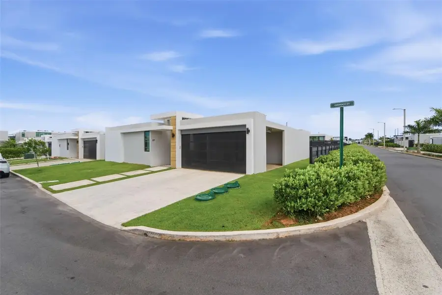 8 Orinoco Street, Bayamon, PR 00959 - Image #3