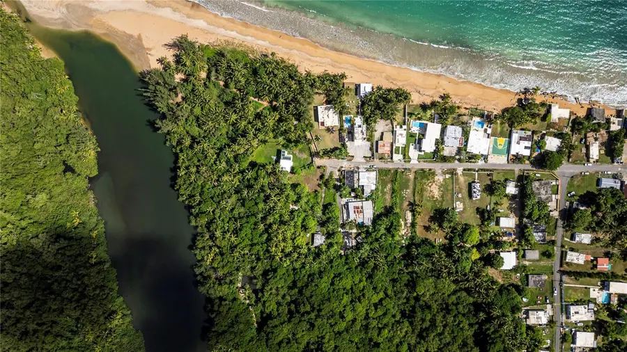 Calle 1 Mameyes I #33A, Luquillo, PR 00773 - Image #3