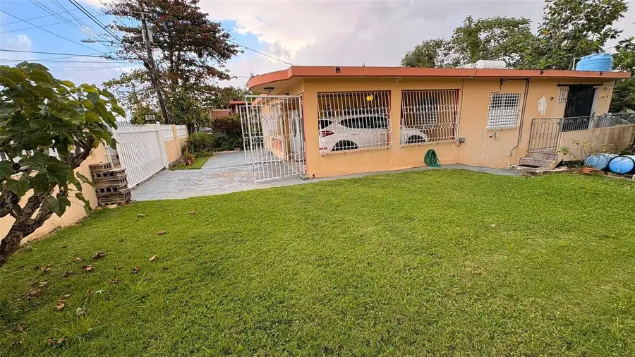 Avenida Porvenir 108 Comunidad Reparto Macas, Mayaguez, PR 00680 - #2