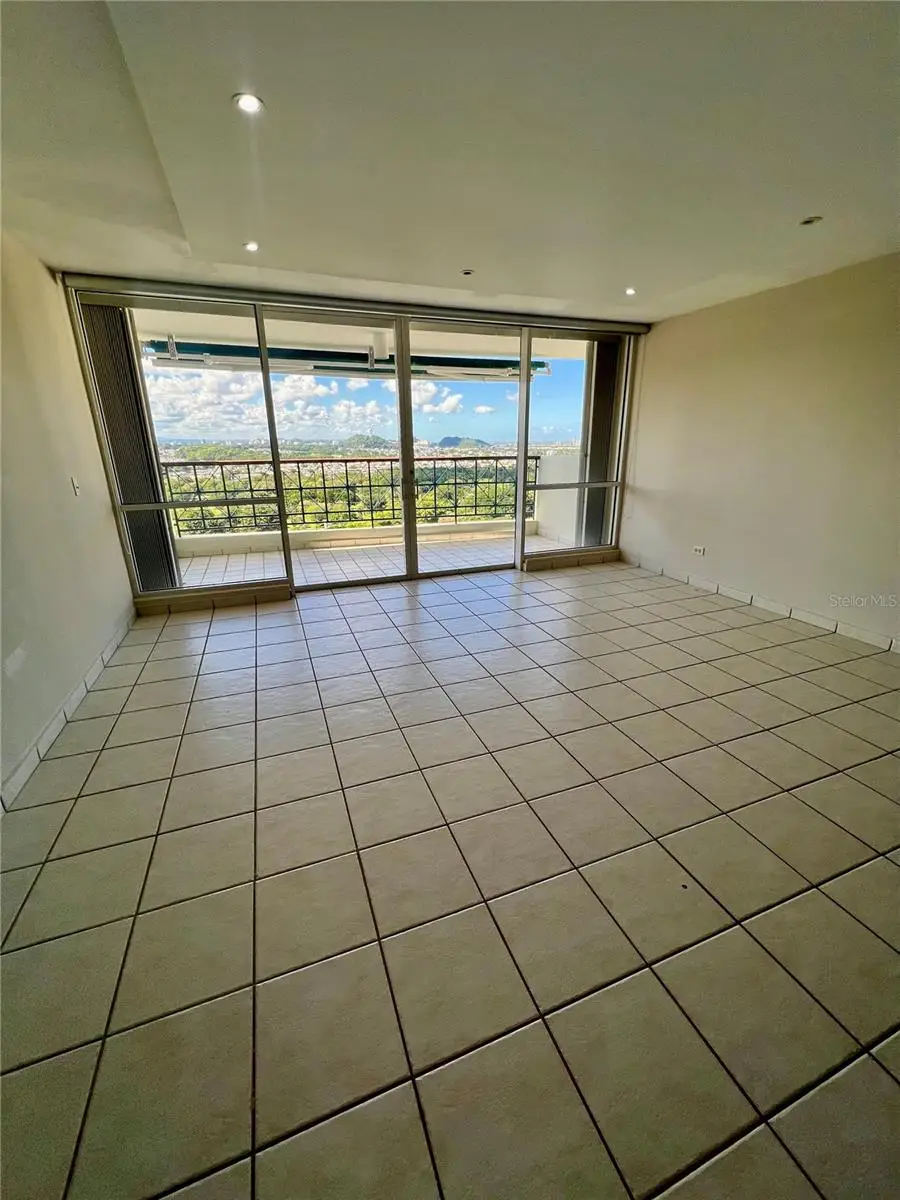 600 Ave Jess T. Pinero #2305, San Juan, PR 00918 - #2