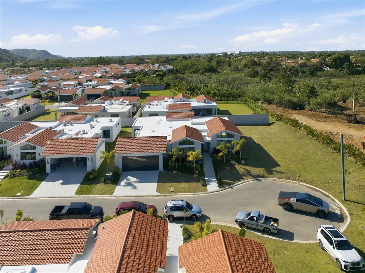 804 Camino De Las Verbenas, Dorado, PR 00646 - #1