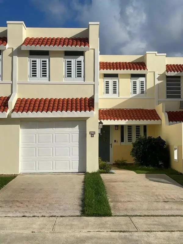 3 Gables Breeze #29, DORADO, PR 00646