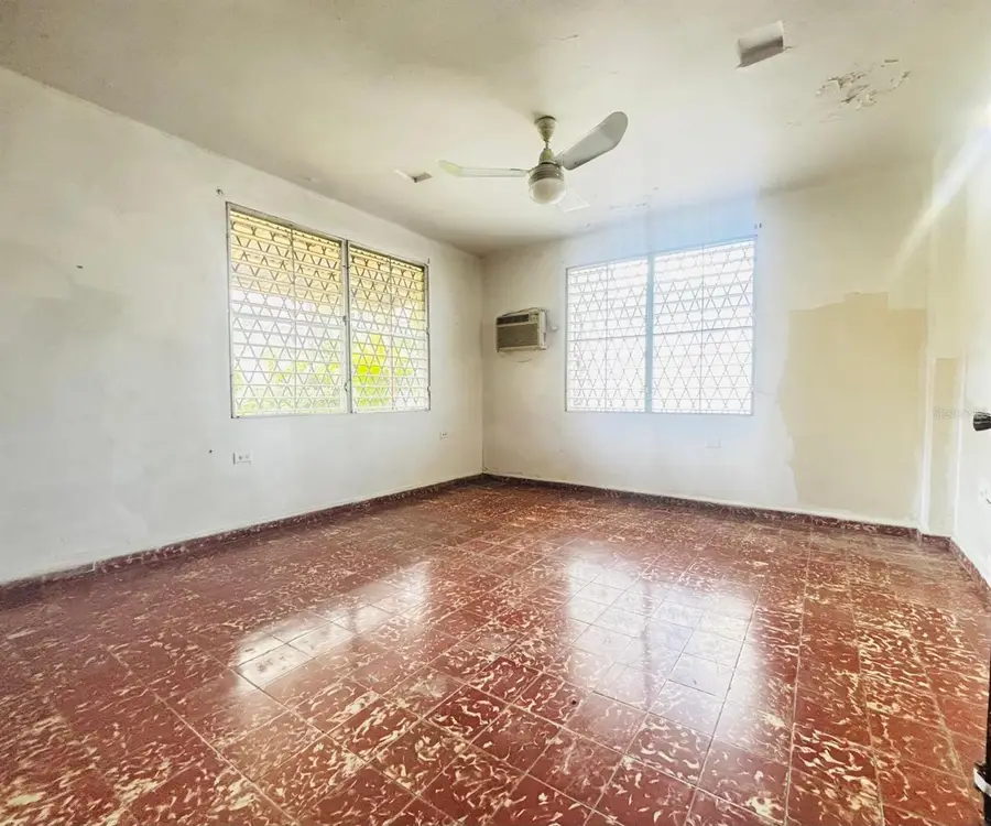 910 calle 1 SE Reparto Metropolitano, San Juan, PR 00921 - #3