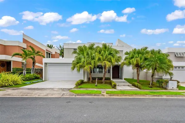 Address Withheld By Seller, DORADO, PR 00646