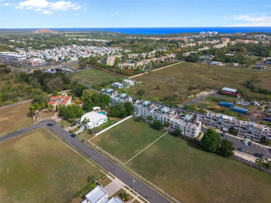 G8 Calle 2, Vega Alta, PR 00692 - #2