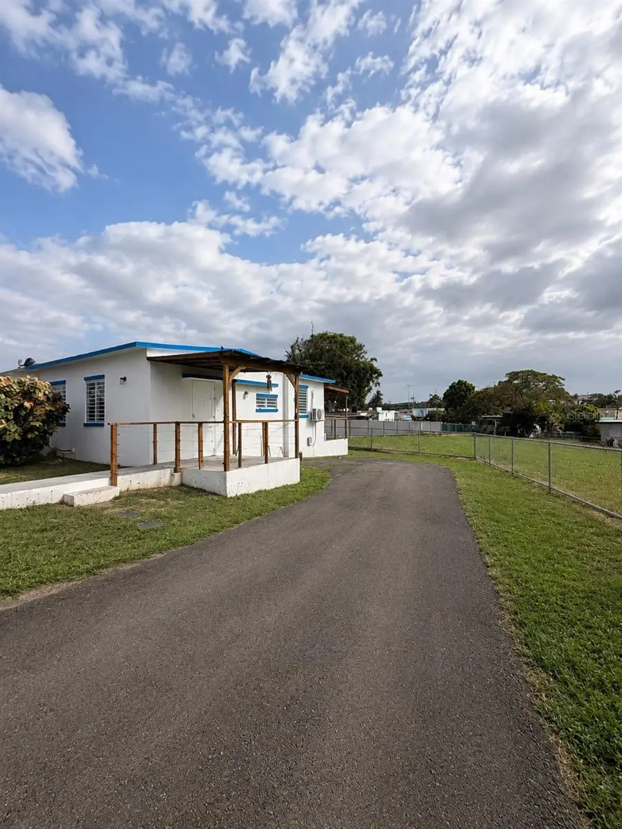 CALLE PASCUA Urb. Manuel Corchado, Isabela, PR 00662 - #2
