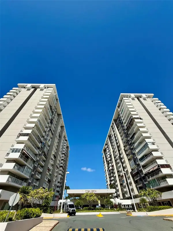 5858 Isla Veede Isla Verde Avenue #911, CAROLINA, PR 00979