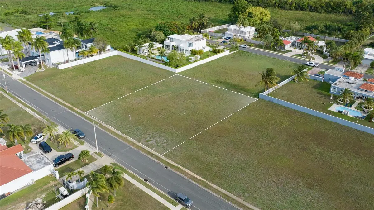 E-14 Hacienda El Molino Paseo Sevilla, Vega Alta, PR 00692 - #1