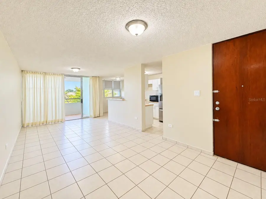 1000 Cond.La Floresta Carr. 831 #1331, Bayamon, PR 00956 - #3