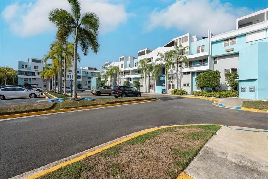 PR 686 km10.3 Cond Chalets De La Playa #594, Vega Baja, PR 00693 - #2