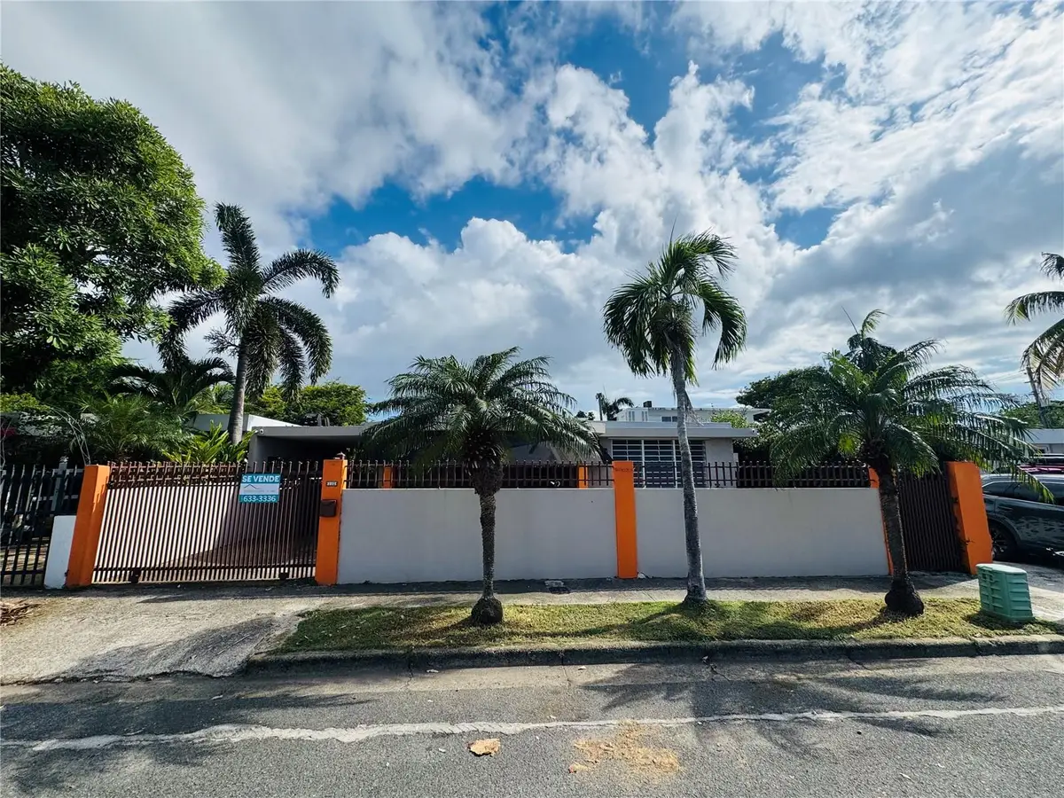 102 Urano, Carolina, PR 00979 - #1
