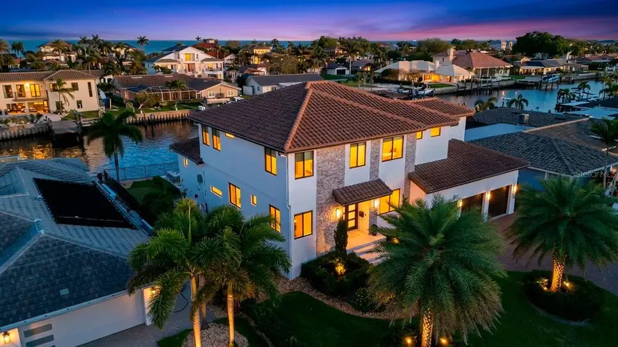 2060 Illinois Avenue Ne, Saint Petersburg, FL 33703 - #3