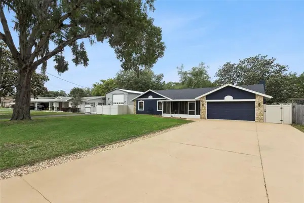 27627 Lois Drive, TAVARES, FL 32778