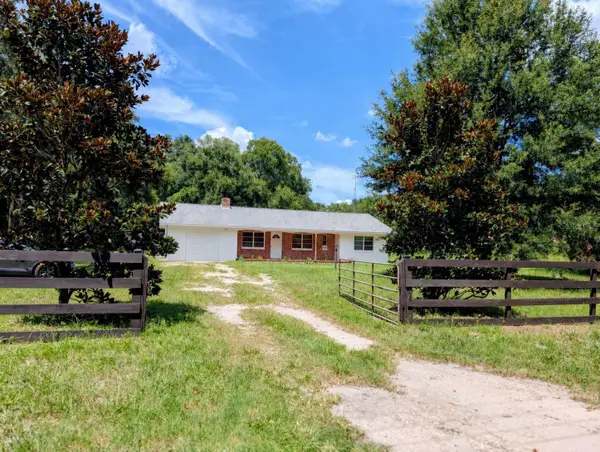 876 Shaw Lake Road, PIERSON, FL 32180