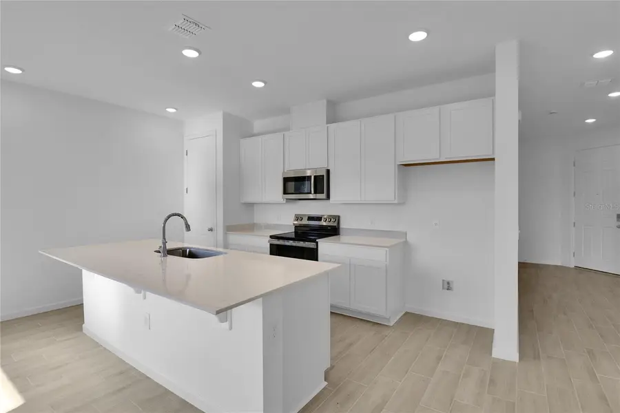 762 Lake Dell Avenue, Dundee, FL 33838 - Image #3