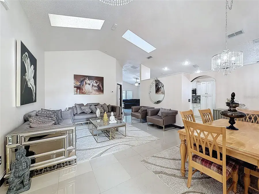 638 Lockbreeze Drive, Davenport, FL 33897 - Image #3