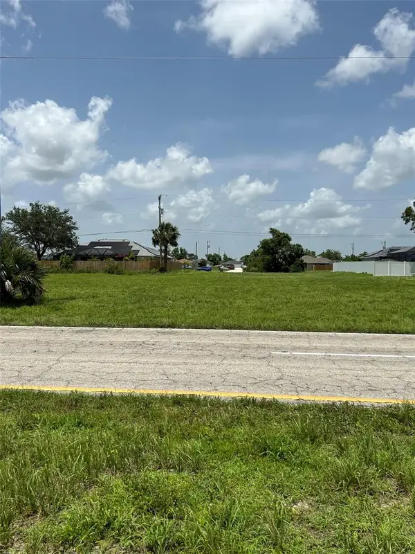 2213 Kismet Parkway E, CAPE CORAL, FL 33909