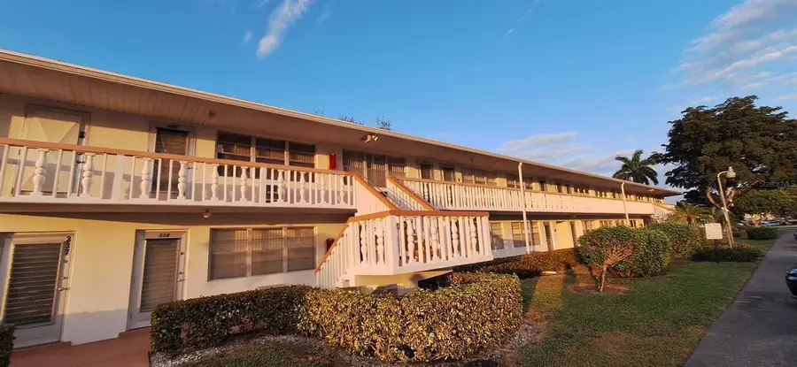 349 Camden O, West Palm Beach, FL 33417 - Image #2