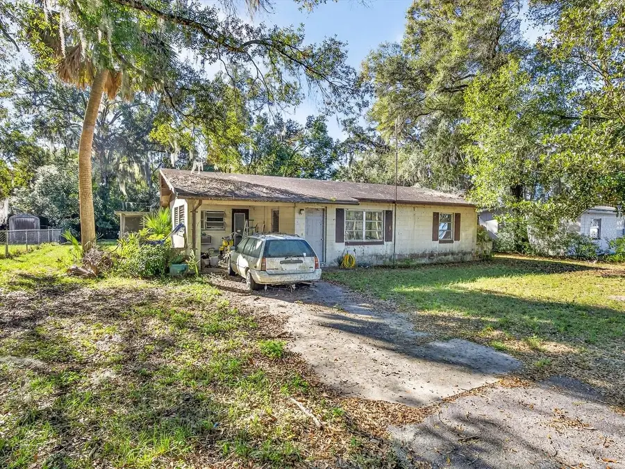 318 W Palmetto Avenue, Deland, FL 32720 - #2
