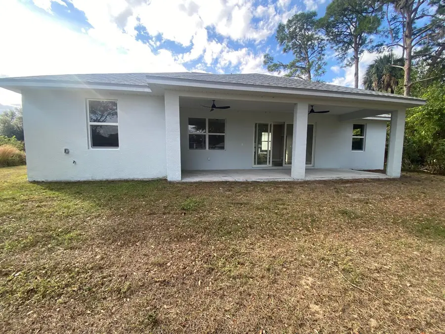 105 Blue Moon Avenue, Lake Placid, FL 33852 - Image #2