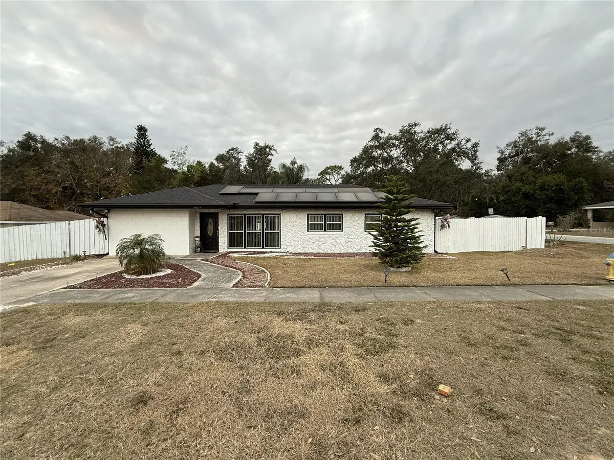 110 N Main Avenue, Minneola, FL 34715 - #1