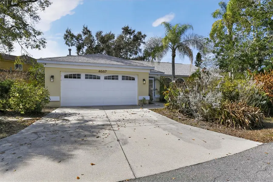 4667 Hamlets Grove Drive, Sarasota, FL 34235 - #2
