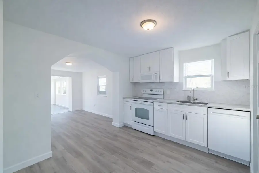 702 Hillsboro Street, Plant City, FL 33563 - #3