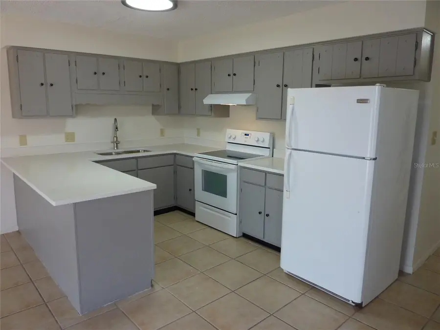 1154 Fairway Dr, Lakeland, FL 33801 - #2