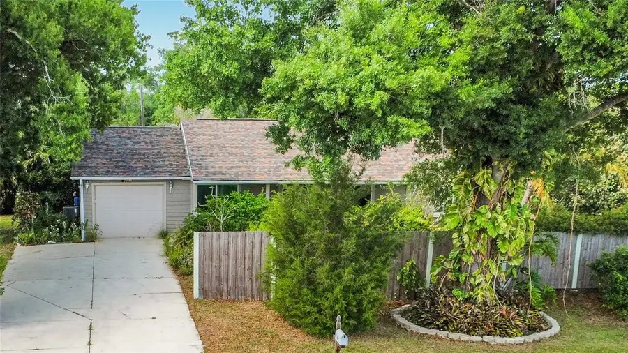 601 E Seminole Drive, Venice, FL 34293 - #2